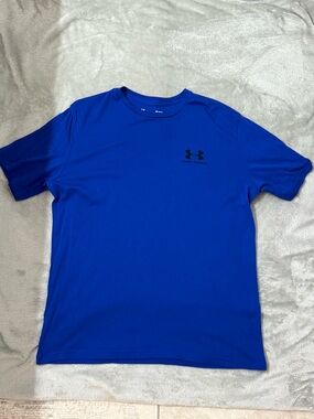 Under Armor Men's size large Crew Neck Tee - Blue